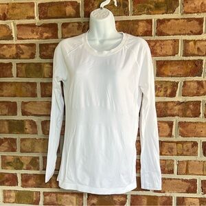 Athleta Momentum Classic White Long Sleeve Active performance Top. Medium